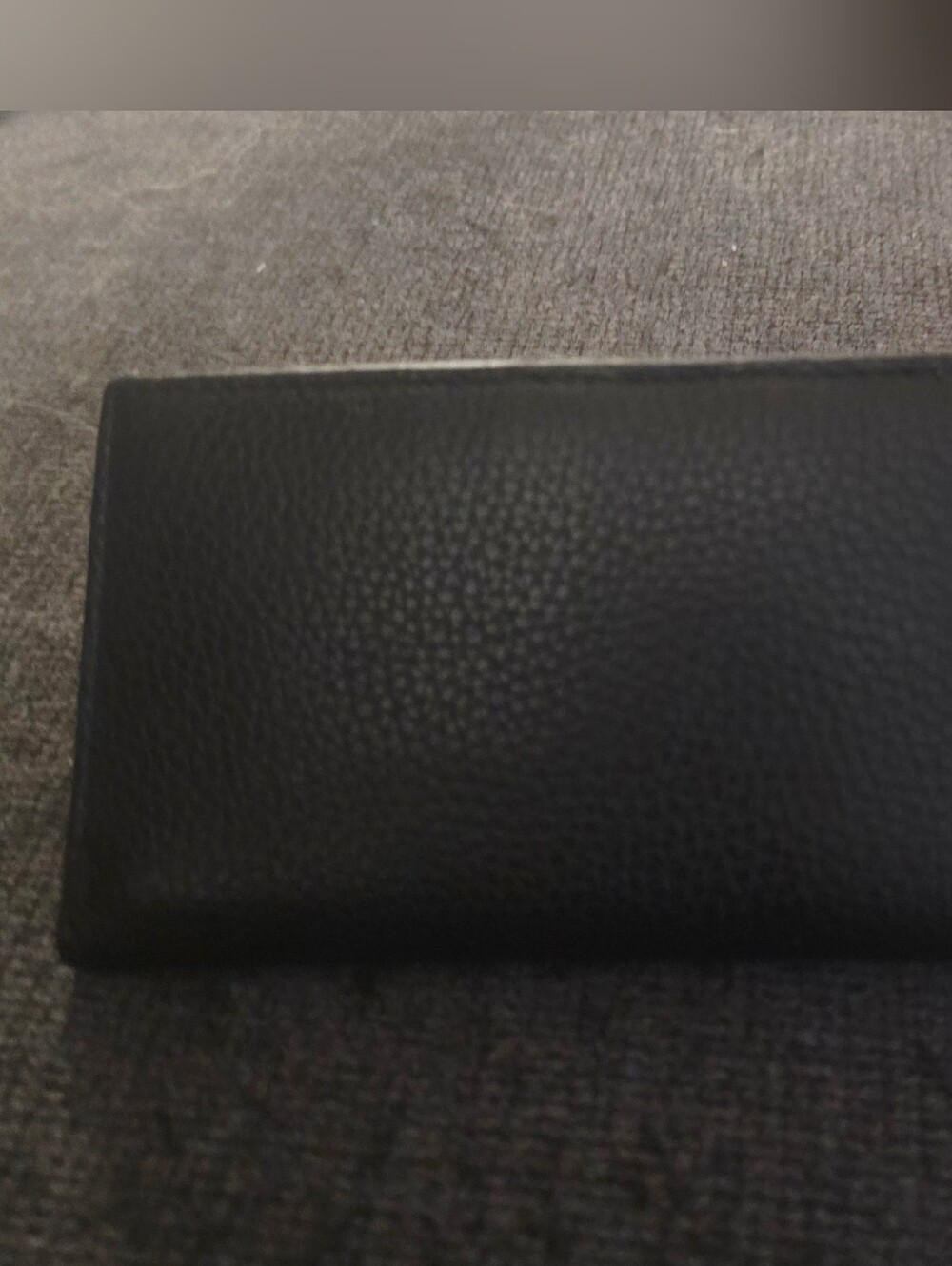 kate spade Black Pebbled Leather Zip Card Case with Gold Logo. - Picture 3 of 6